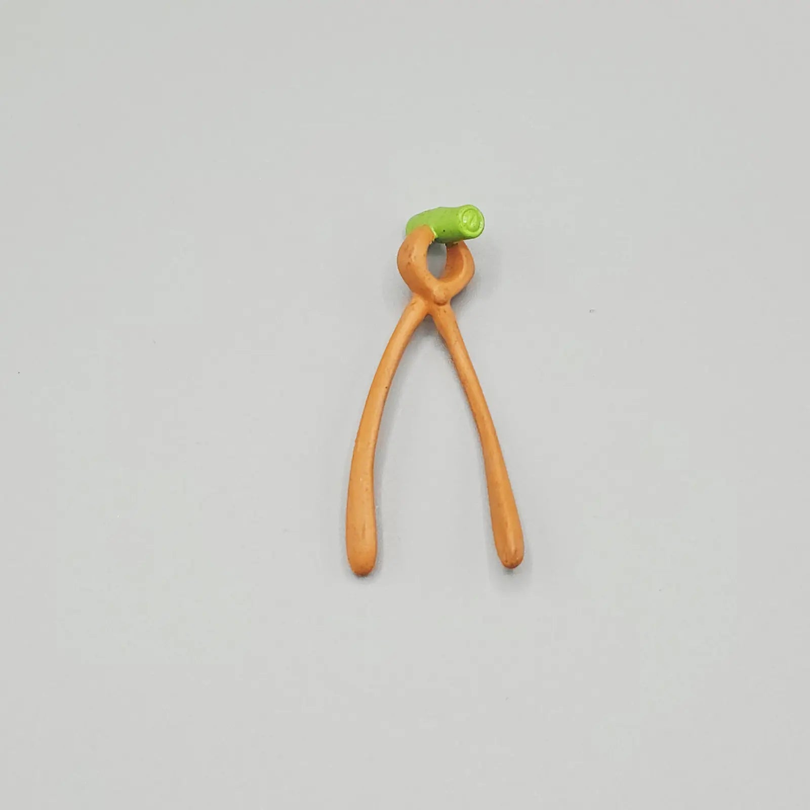 Tongs and plutonium accessory for Nuclear Power Plant 2000 Homer Simpson action figure