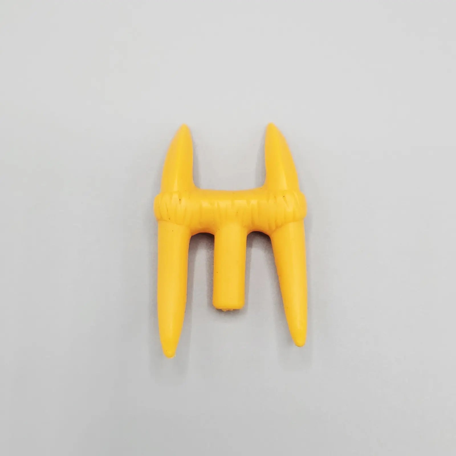 Claw weapon for 10 inch Sabretooth ToyBiz action figure